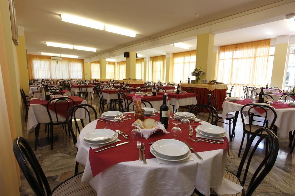 Hotel Vannini Rimini Eksteriør billede
